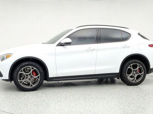 Used 2022 Alfa Romeo Stelvio Sprint image 8