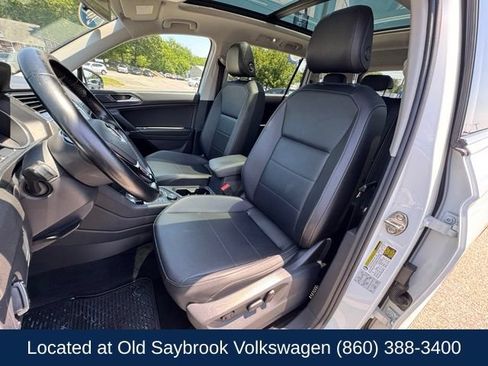 Used 2018 Volkswagen Tiguan SE w/ Panoramic Sunroof Package AWD/4WD image 31