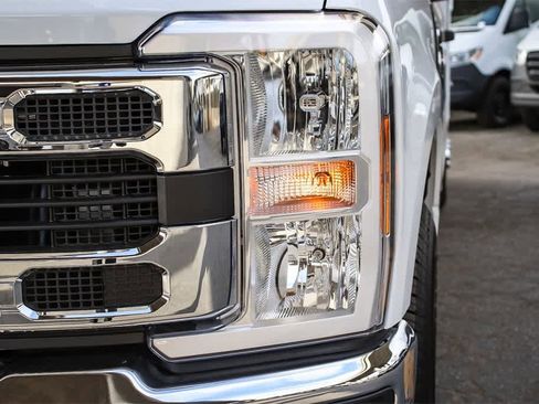 New 2026 Ford F350 XL w/ XL Chrome Package image 4