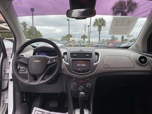 Used 2016 Chevrolet Trax LS image 10