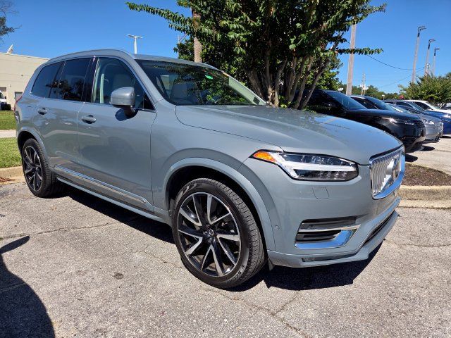 Used 2023 Volvo XC90 B6 Plus w/ Protection Package Premier AWD/4WD image 3