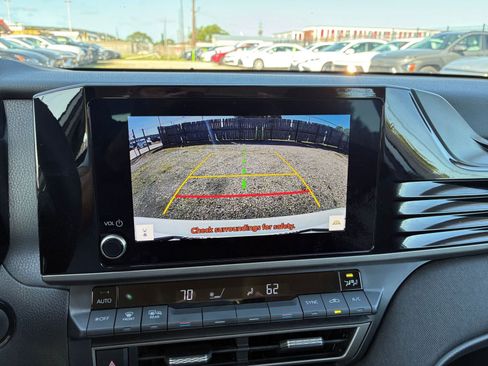 Used 2025 Toyota Camry LE FWD image 19