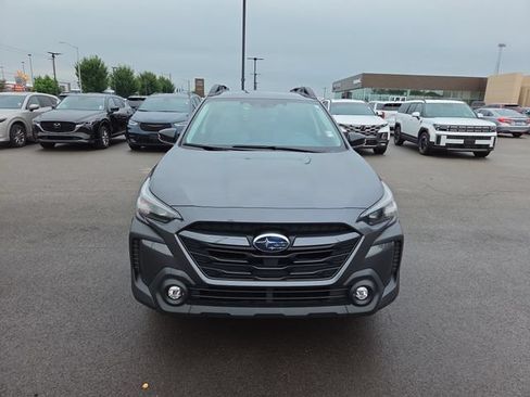 Used 2023 Subaru Outback Premium AWD/4WD image 3