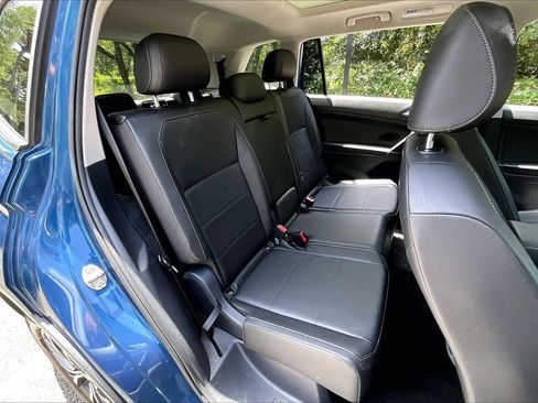 Used 2018 Volkswagen Tiguan SE FWD image 22