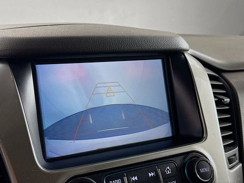 Used 2020 Chevrolet Suburban LT image 23