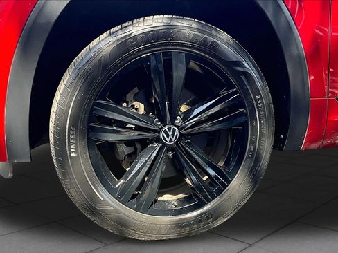 Certified 2023 Volkswagen Atlas Cross Sport SEL R-Line AWD/4WD image 11