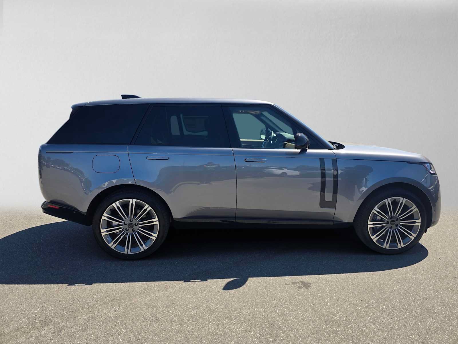 New 2026 Land Rover Range Rover SE AWD/4WD image 6