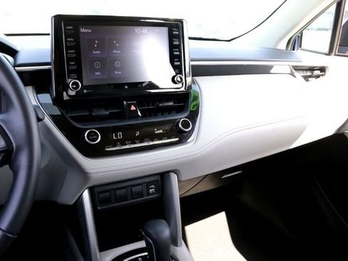 Used 2022 Toyota Corolla Cross LE AWD/4WD image 16