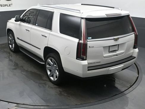 Used 2017 Cadillac Escalade Luxury AWD/4WD image 48