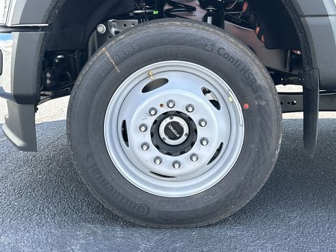 New 2025 Ford F550 4x4 SuperCab Super Duty image 26