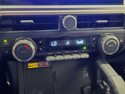 Certified 2025 Toyota 4Runner TRD Off-Road Premium AWD/4WD image 15