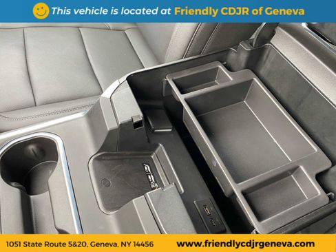 Used 2024 GMC Sierra 2500 SLT w/ SLT Premium Package image 18