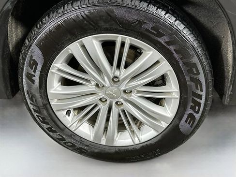 Used 2024 Mitsubishi Outlander ES image 29