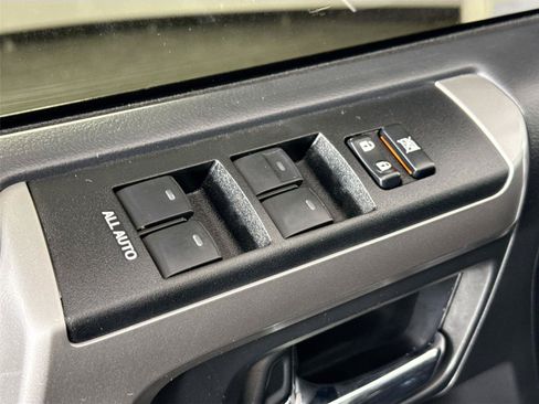 Used 2019 Toyota 4Runner SR5 AWD/4WD image 22