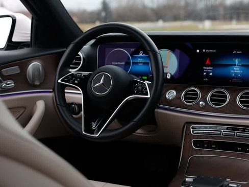 Used 2023 Mercedes-Benz E 450 4MATIC Sedan image 16