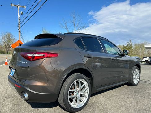Used 2018 Alfa Romeo Stelvio Ti Sport AWD/4WD image 6