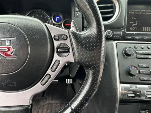 Used 2010 Nissan GT-R Premium image 25