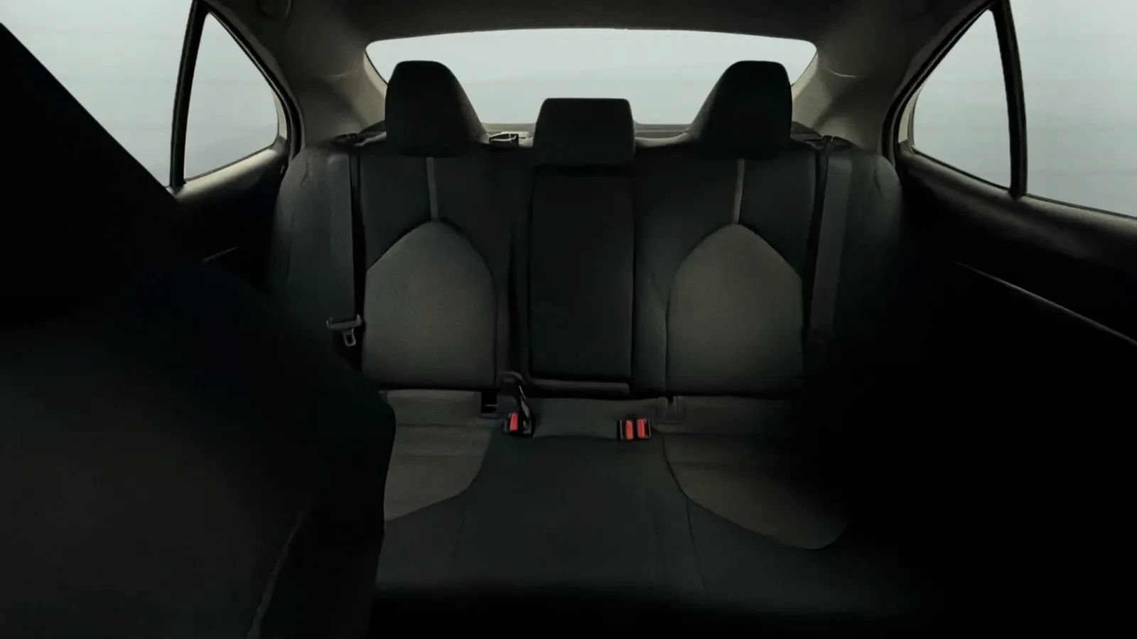 Used 2021 Toyota Camry LE w/ Carpet Mat Package (TMS) FWD image 18