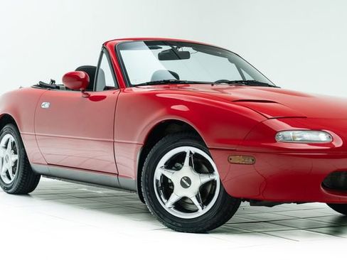 Used 1990 MAZDA MX-5 Miata RWD image 3