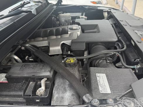 Used 2018 Cadillac Escalade 2WD image 22