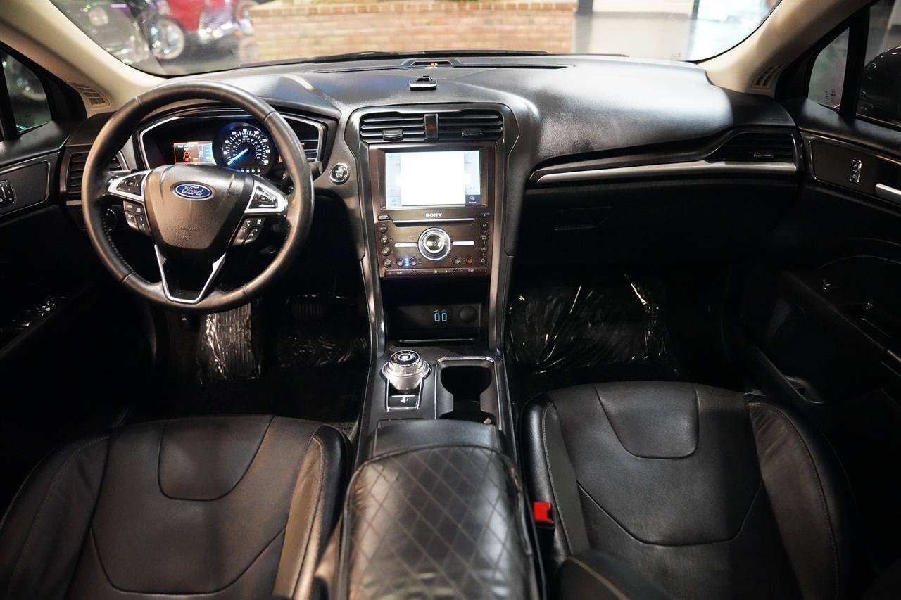 Used 2020 Ford Fusion Titanium AWD/4WD image 28