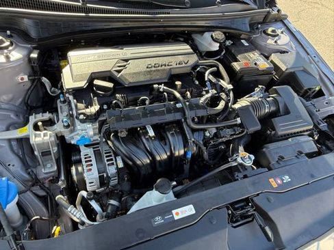 Used 2025 Hyundai Elantra Sport image 29