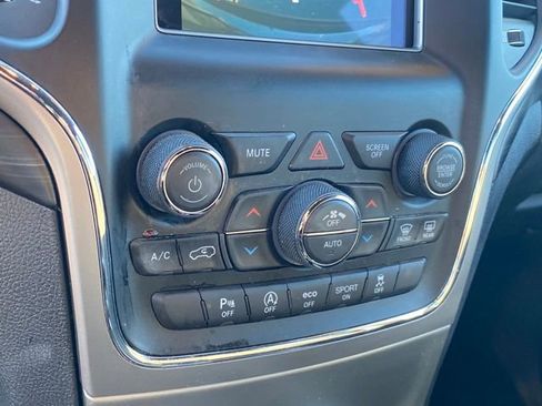 Used 2021 Jeep Grand Cherokee Laredo w/ Security & Convenience Group image 13