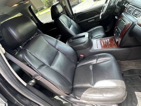 Used 2013 Chevrolet Suburban LTZ AWD/4WD image 37