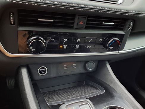 Used 2021 Nissan Rogue S image 19