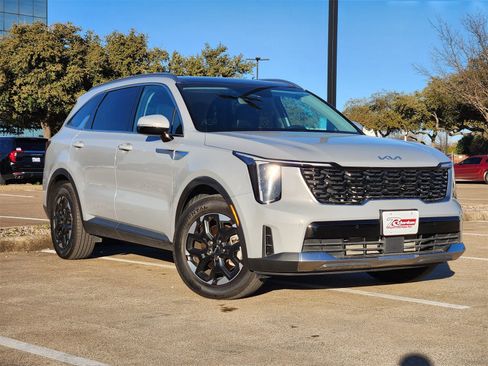 Used 2025 Kia Sorento S w/ Panoramic Sunroof Package image 1