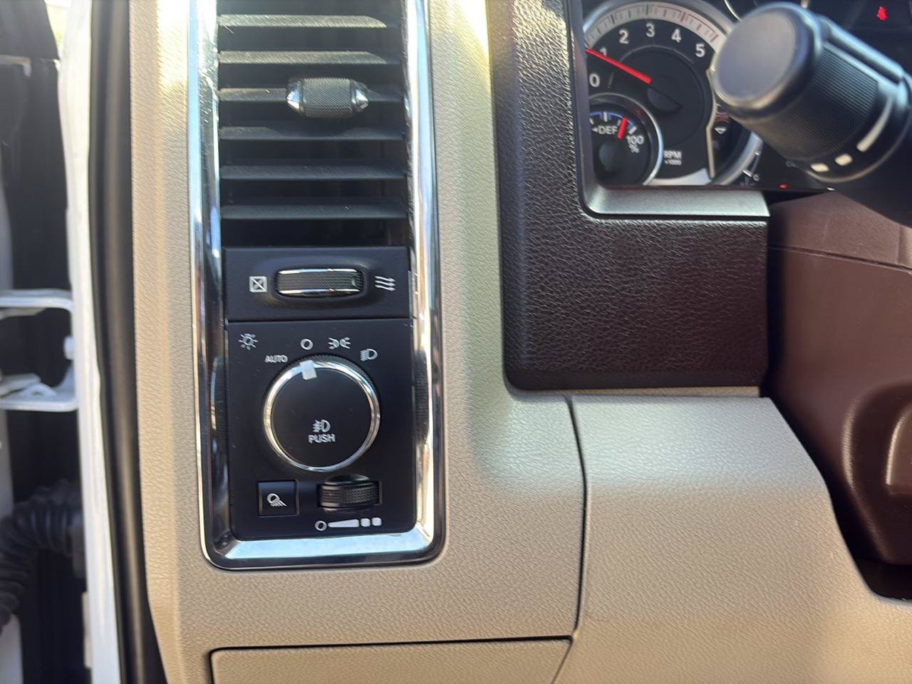 Used 2015 RAM 2500 Laramie w/ Protection Group AWD/4WD image 17