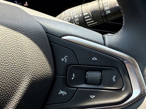 New 2026 Chevrolet Trax ACTIV w/ Sunroof Package FWD image 20