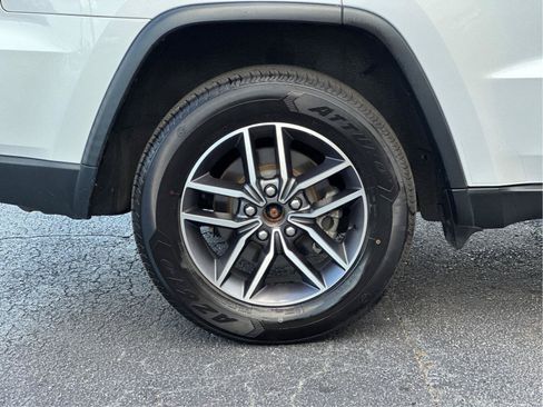 Used 2020 Jeep Grand Cherokee Limited RWD image 30