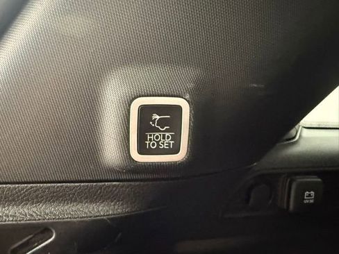 Used 2023 Jeep Grand Cherokee Altitude image 24