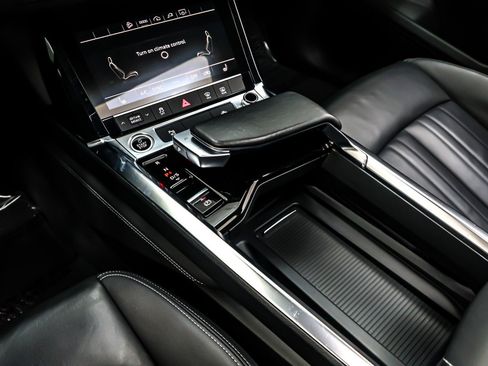 Used 2022 Audi e-tron Premium image 5