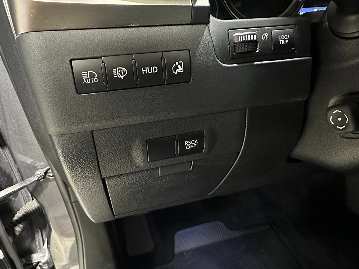 Used 2016 Lexus LX 570 4WD w/ Luxury Package image 37
