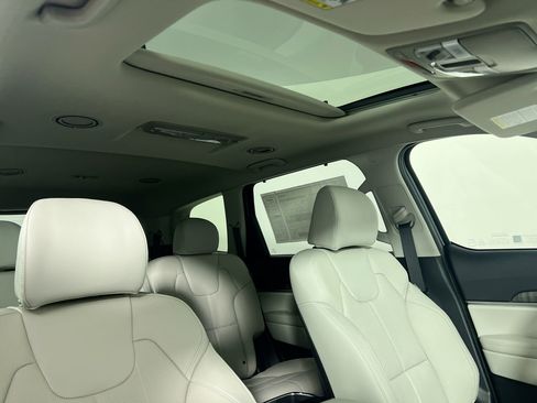 New 2025 Kia Telluride EX w/ EX Captain's Chair Package image 21