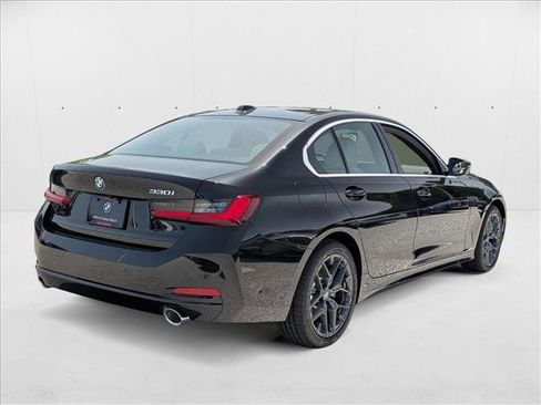 Used 2025 BMW 330i Sedan w/ Premium Package image 2