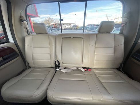 Used 2006 Ford F350 Lariat image 17