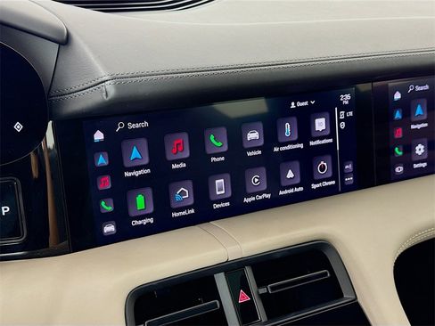 Used 2022 Porsche Taycan image 19