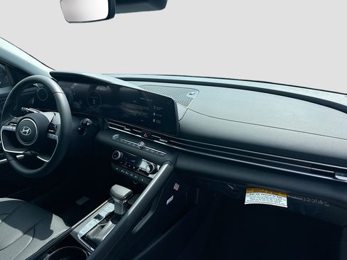 New 2026 Hyundai Elantra Limited FWD image 21