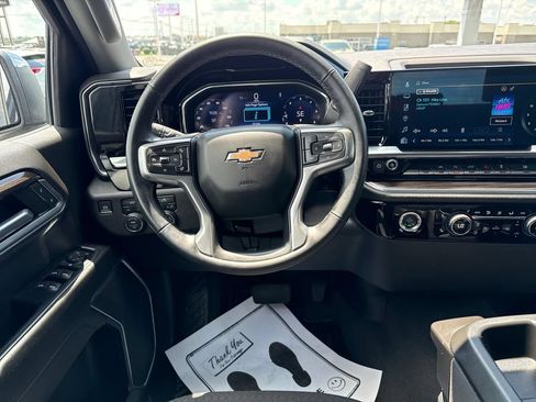 Used 2024 Chevrolet Silverado 1500 LT AWD/4WD image 17