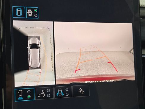 Used 2024 GMC Acadia AT4 image 32