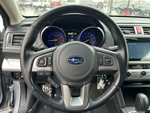 Used 2016 Subaru Outback 2.5i Premium image 12