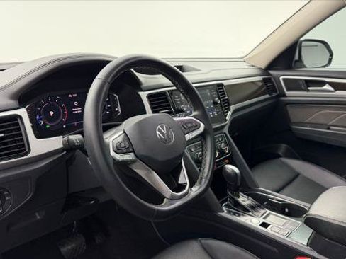 Used 2023 Volkswagen Atlas SE w/ Panoramic Sunroof Package FWD image 24