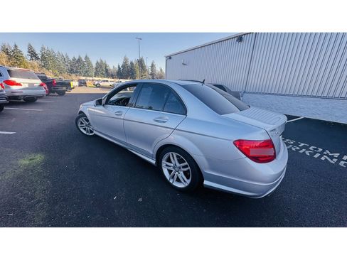 Used 2014 Mercedes-Benz C 250 Sedan image 8