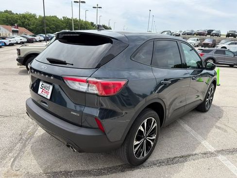 Used 2022 Ford Escape SE w/ SE Sport Appearance Package AWD/4WD image 7