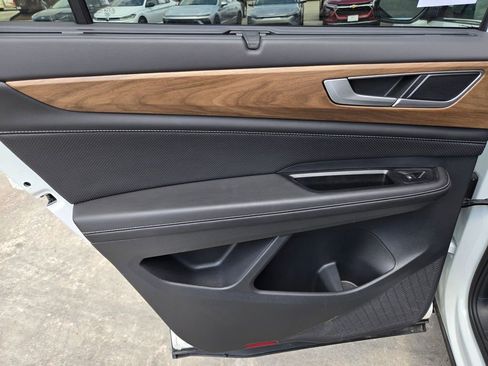 Used 2025 Volkswagen Atlas SE FWD image 26