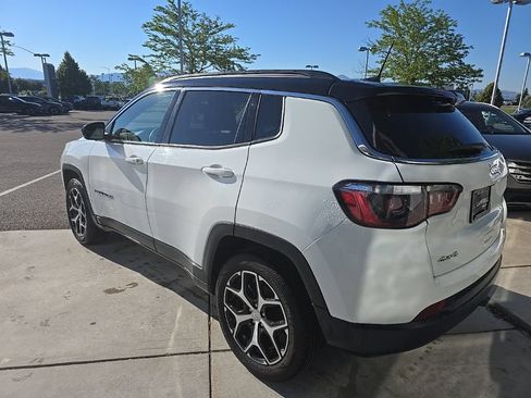 Used 2024 Jeep Compass Limited AWD/4WD image 5
