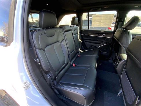 New 2026 Jeep Grand Cherokee Limited AWD/4WD image 22
